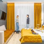 S12 Premium - By Hosty Apartahotel 3*